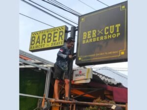 Neon Box Di Bali